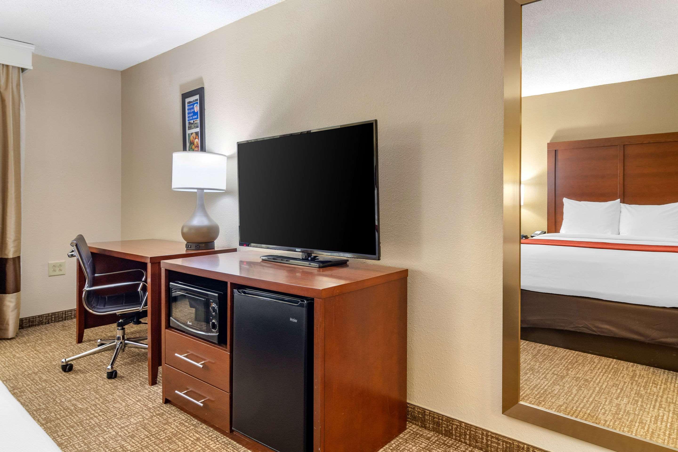 Comfort Inn & Suites Macon North I-75 Bagian luar foto
